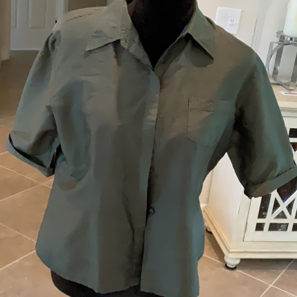 Finity green silk button down, short sleeves, size 14